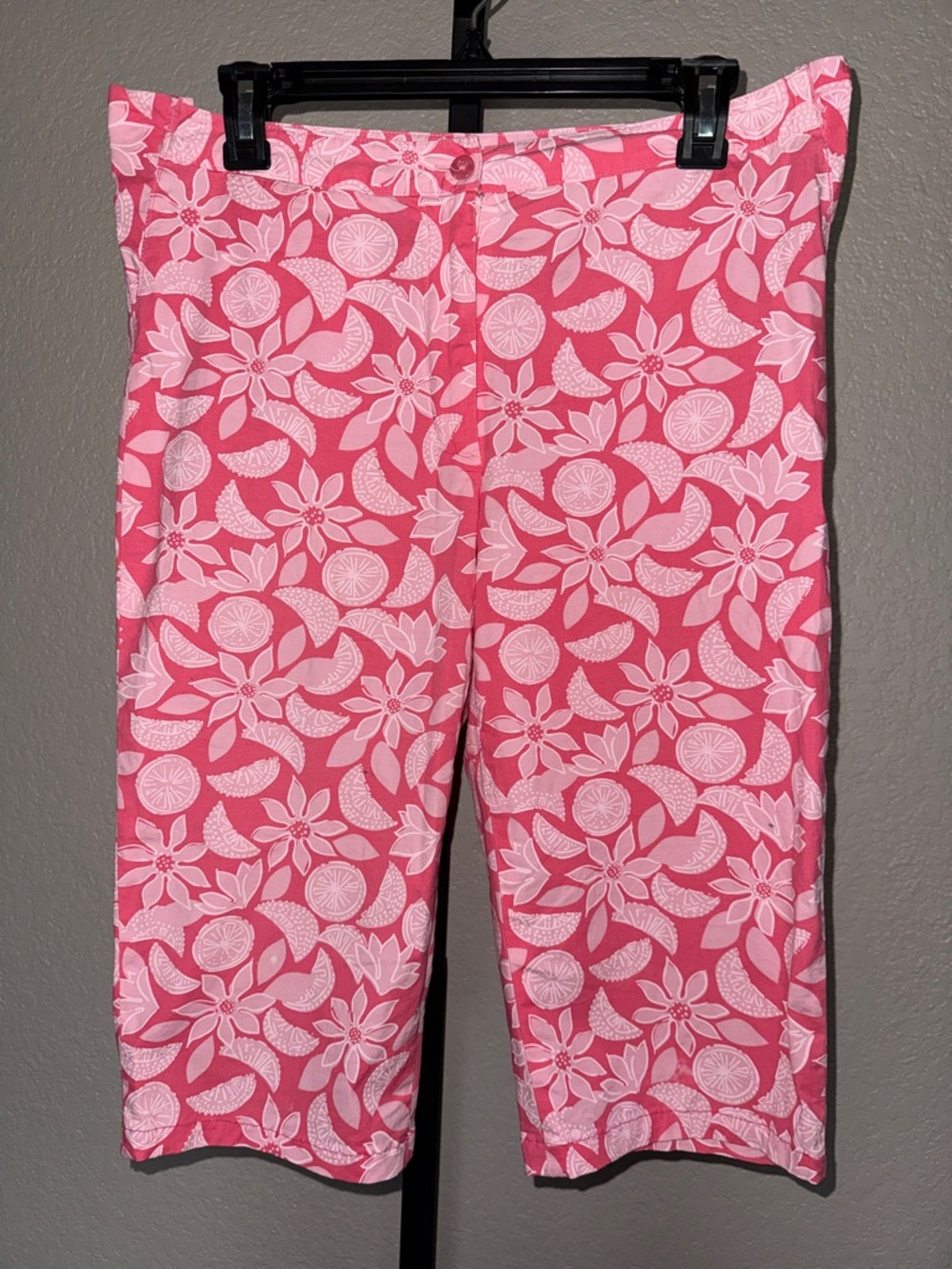 Lily Pulitzer Pink & White Floral Short Pants size 4